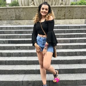 Meet your Posher, Yuliana